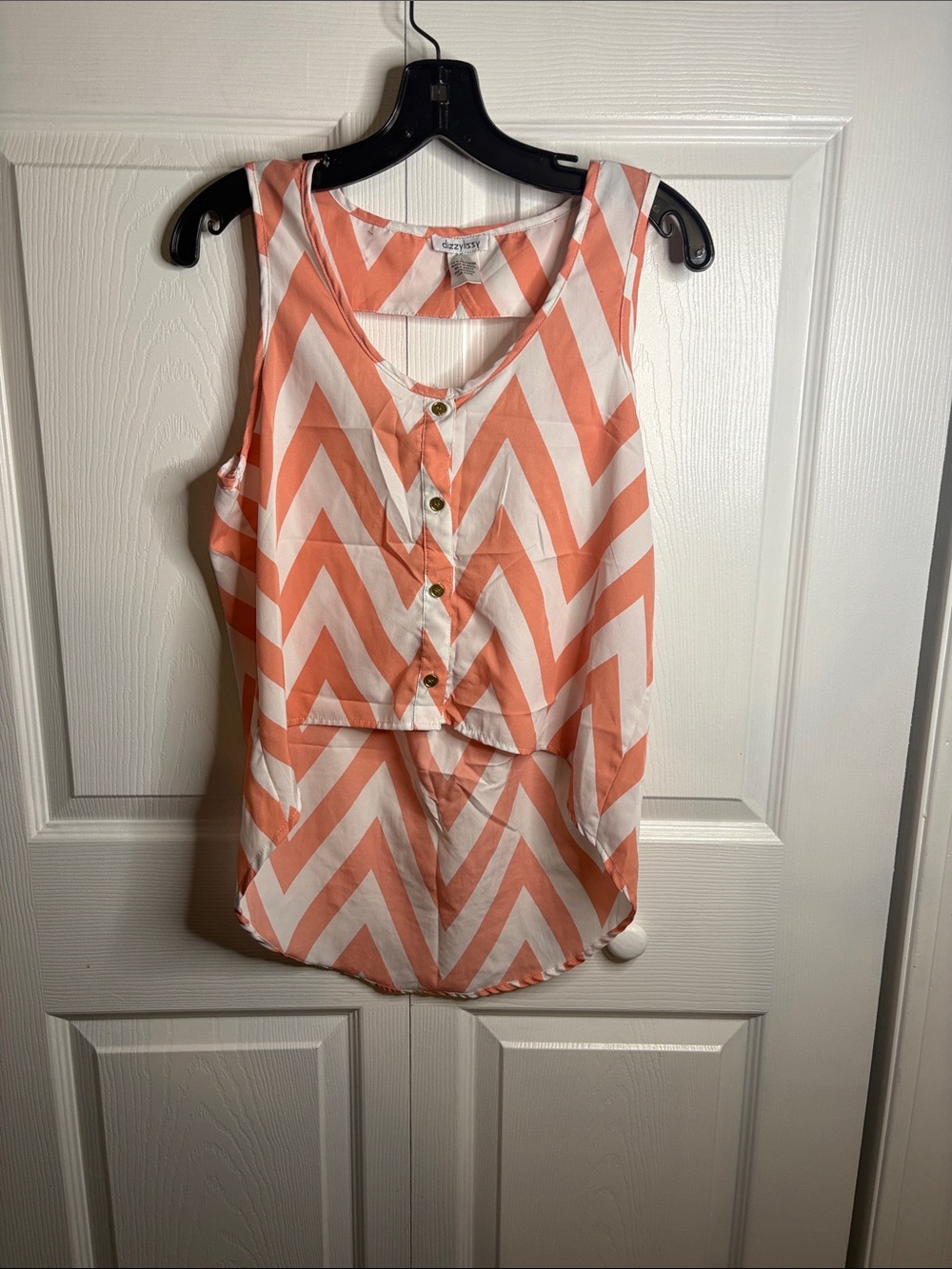 Sleeveless Chevron Button-Front Tank Top - Coral & White